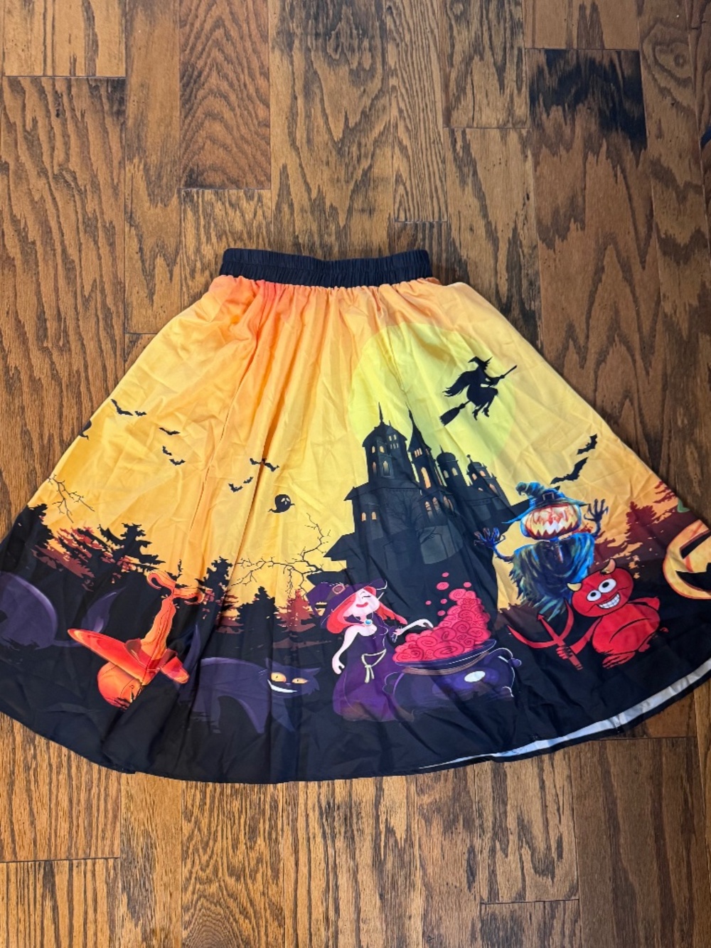 Halloween circle swing skirt featuring an elastic waistband SZ XS